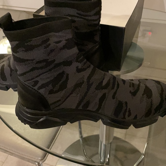 SOLD- Valentino shoes size 43 - Picture 9 of 11